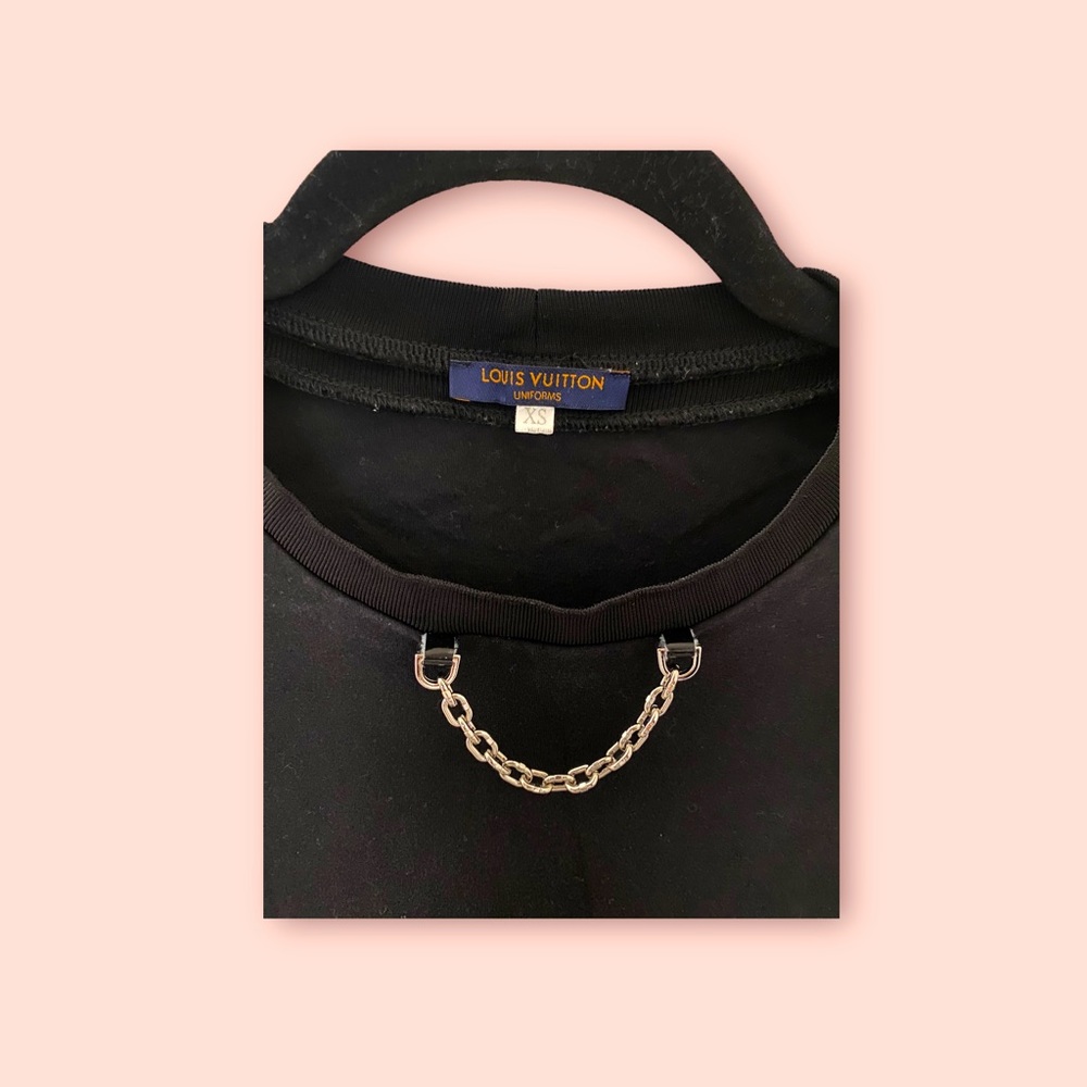 Louis Vuitton black T-shirt with chain | size XS